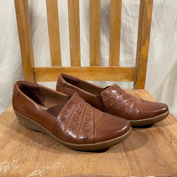 Womens Clarks Leather Loafers Everlay UMA Brown Slip On Comfort Shoes Size 7 - Picture 2 of 8